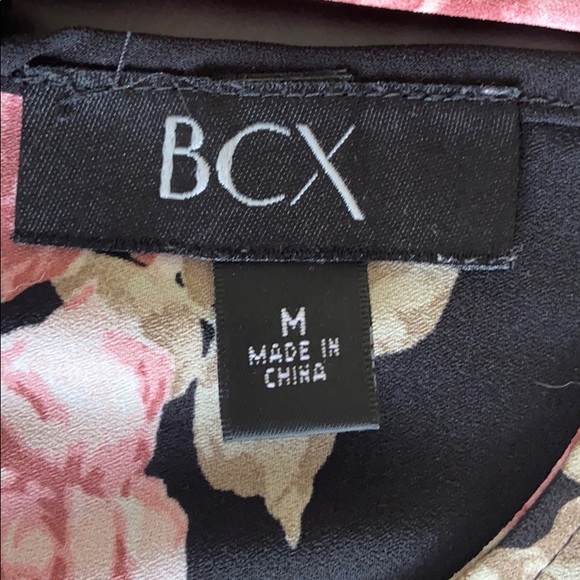 Cold shoulder top - Picture 5 of 5